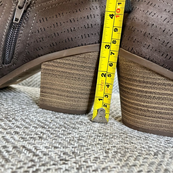 Madeline Worth It Shootie or Bootie in Dark Earth size 8 M Like New - Picture 12 of 16